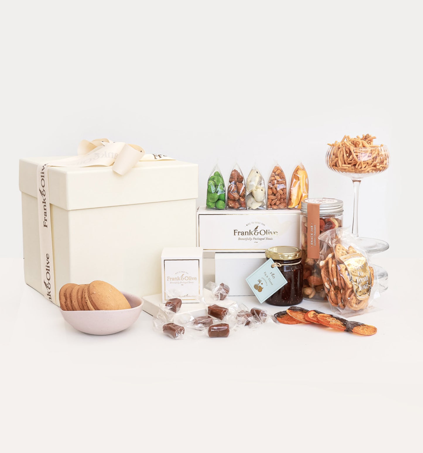 SAVOURY SNACK: Deluxe Box