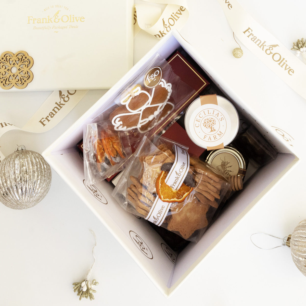 CHRISTMAS HAMPER: Deluxe Box